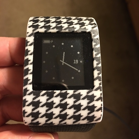 Fitbit Surge- in perfect working conditions. main image 6